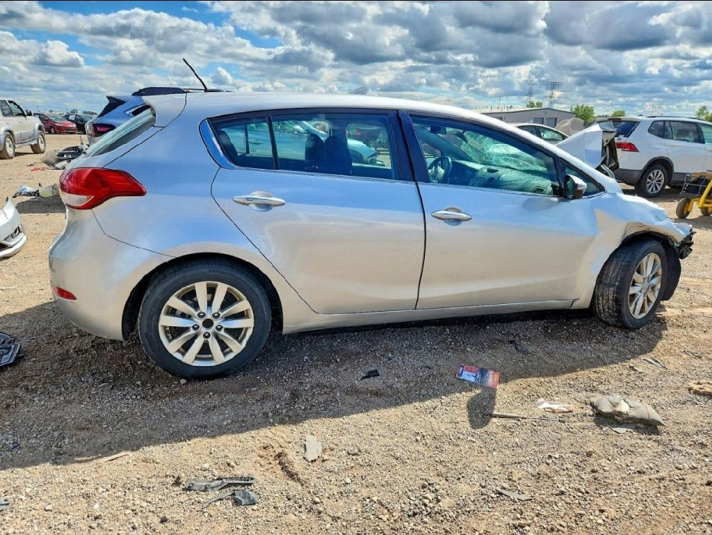 LX 2015 Kia Forte photo 6