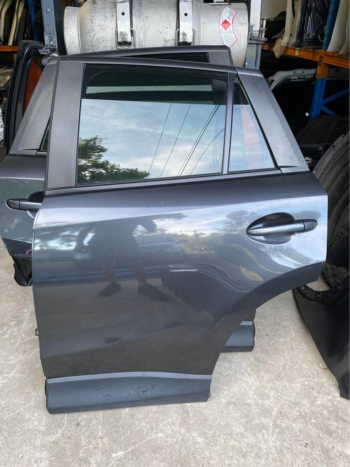 LEFT REAR DOOR