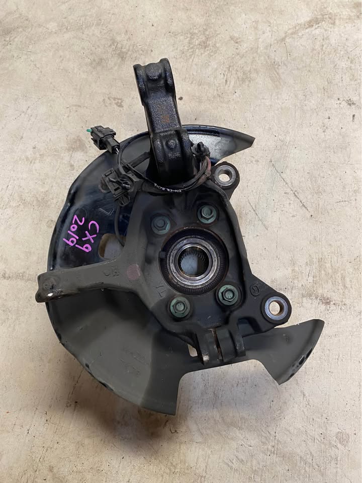 LEFT FRONT HUB