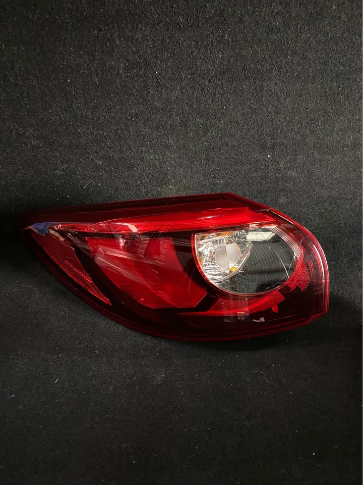 LEFT TAILLIGHT