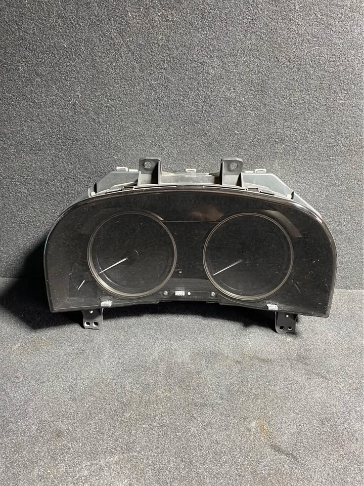 INSTRUMENT CLUSTER
