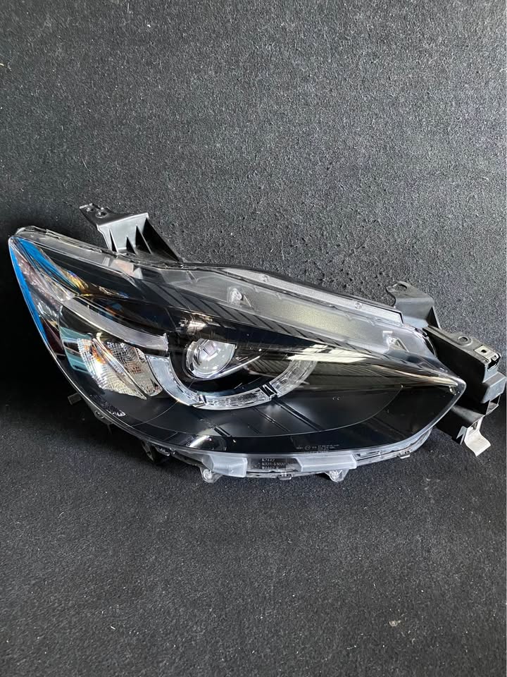 Right Headlight