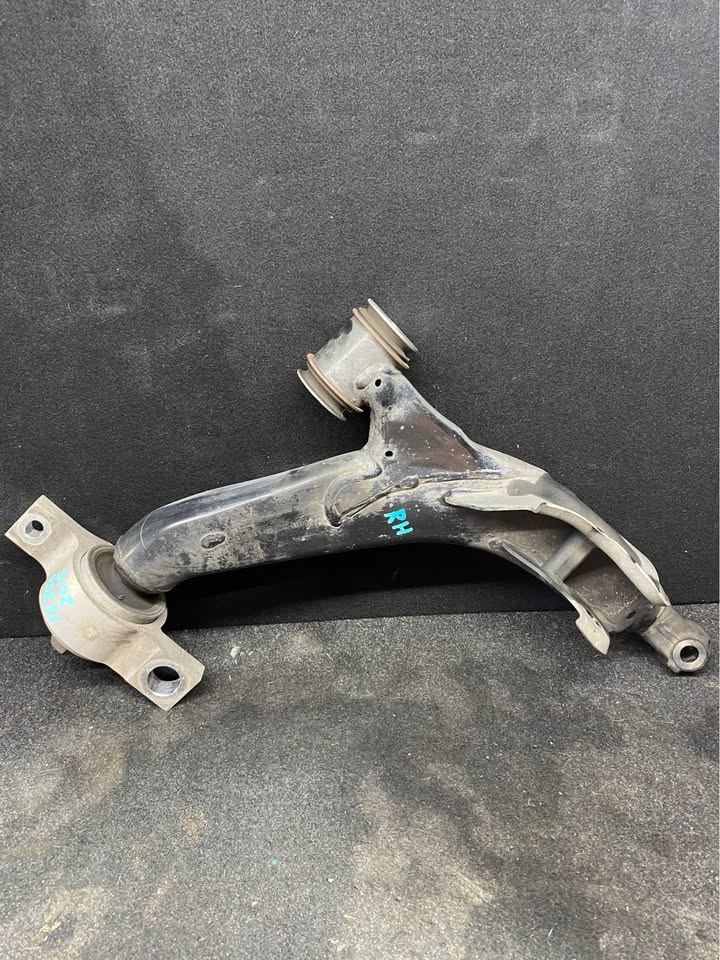 RIGHT FRONT LOWER CONTROL ARM