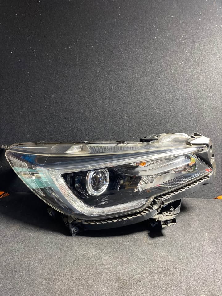 Right Headlight