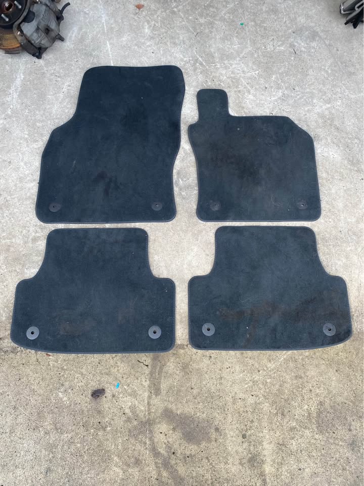 FLOOR MATS