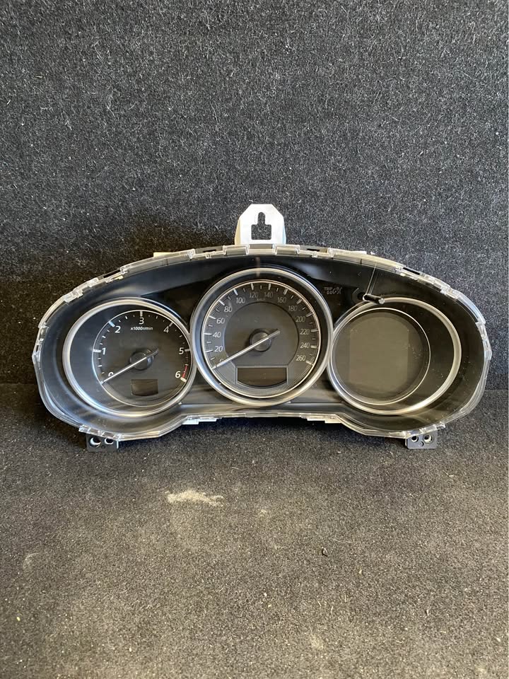 INSTRUMENT CLUSTER