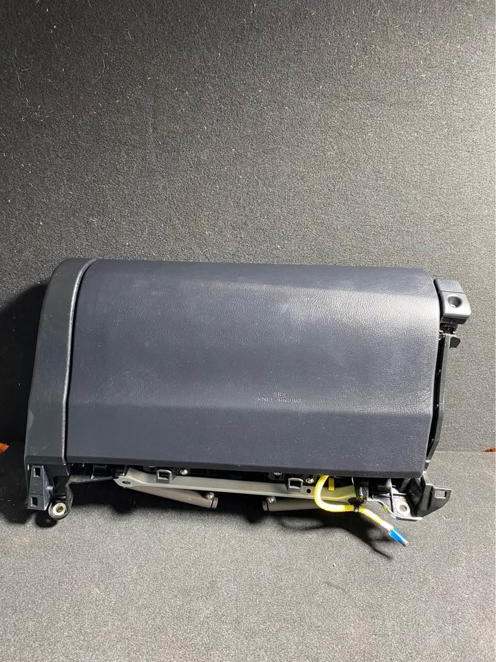 GLOVEBOX