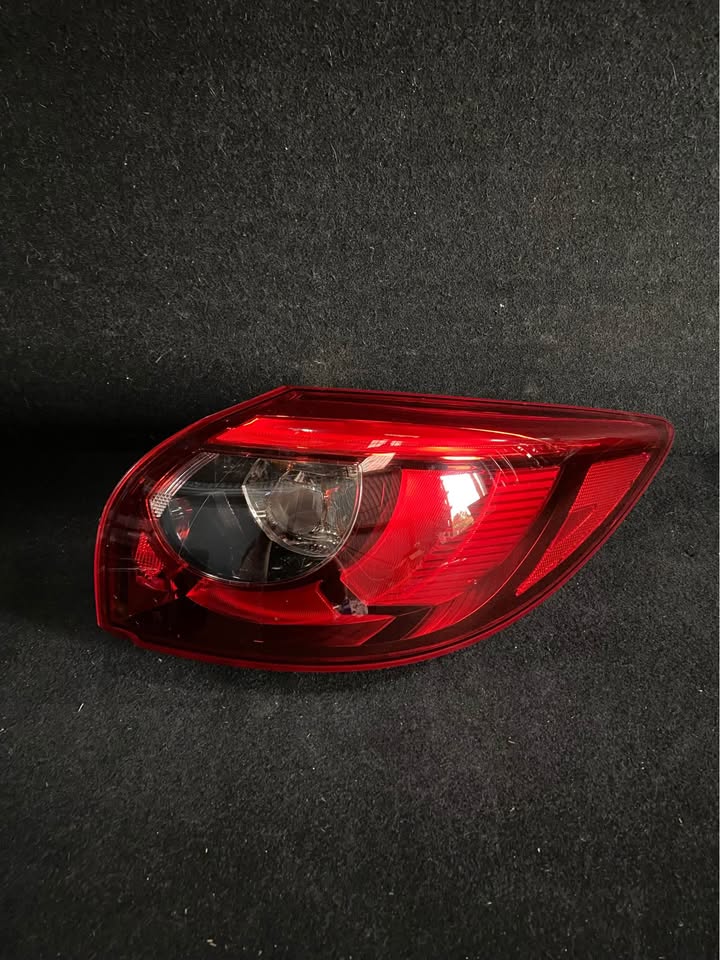 RIGHT TAILLIGHT