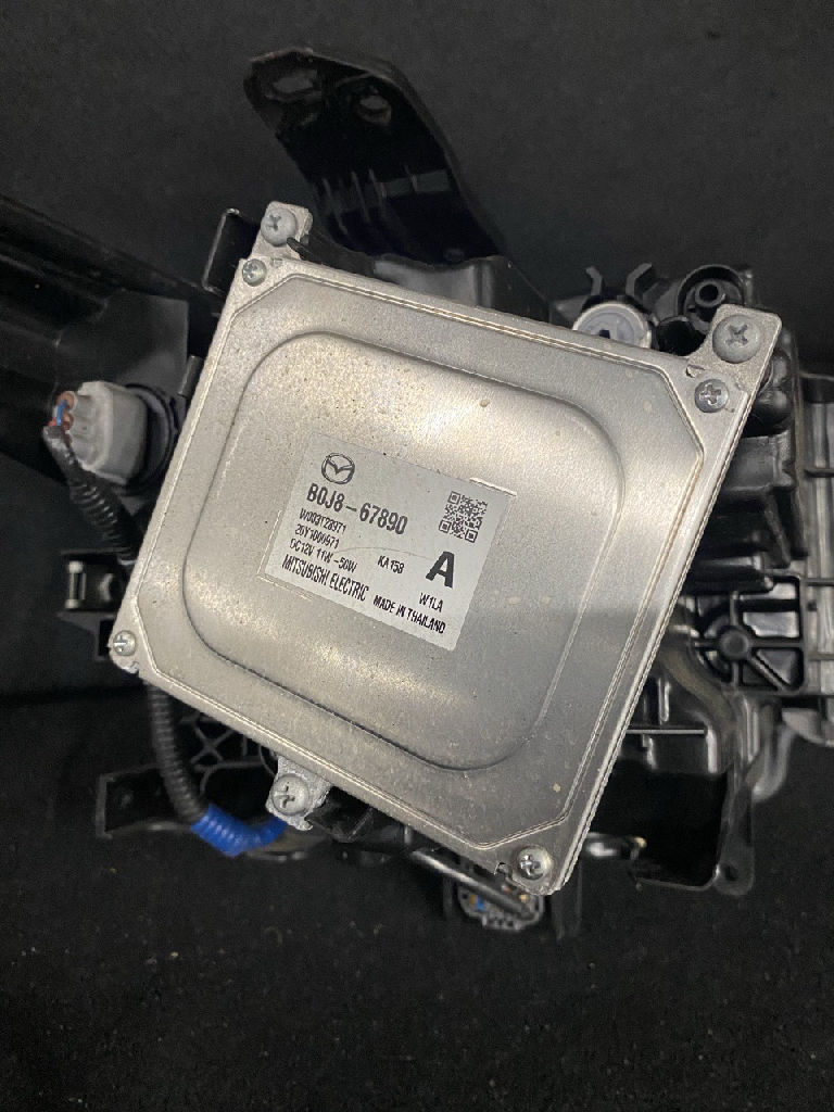 Left Headlight photo 5