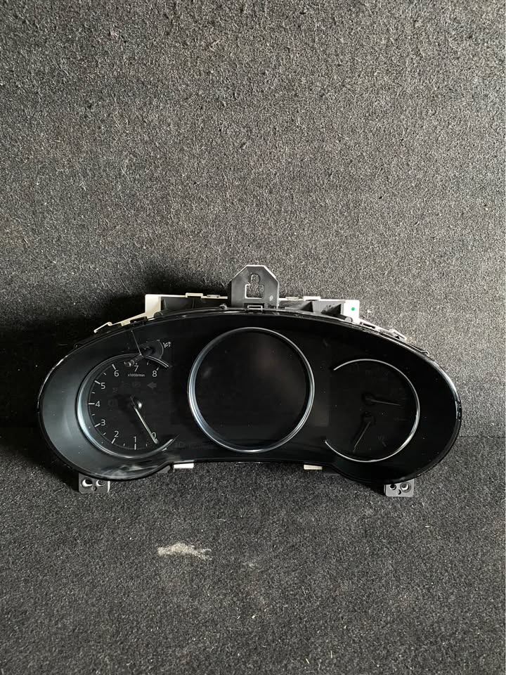 INSTRUMENT CLUSTER
