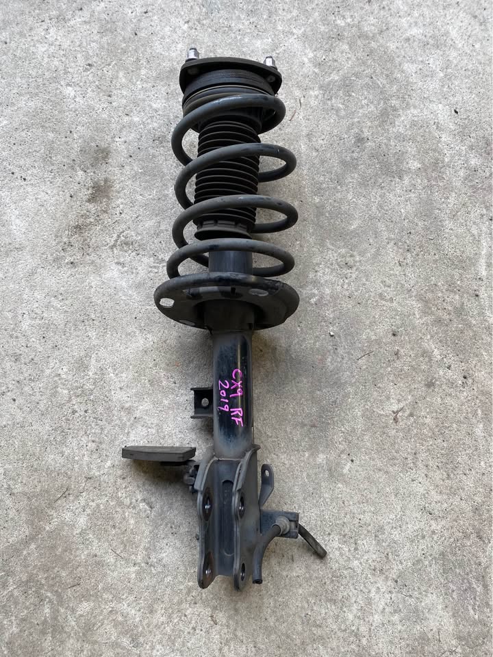 RIGHT FRONT STRUT