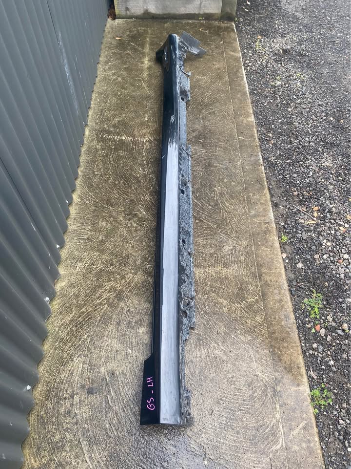 LH SIDE SKIRT