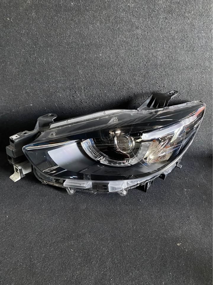 Left Headlight