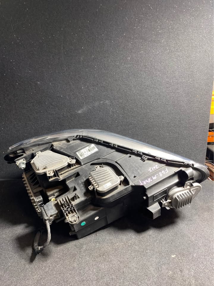 Left Headlight photo 5