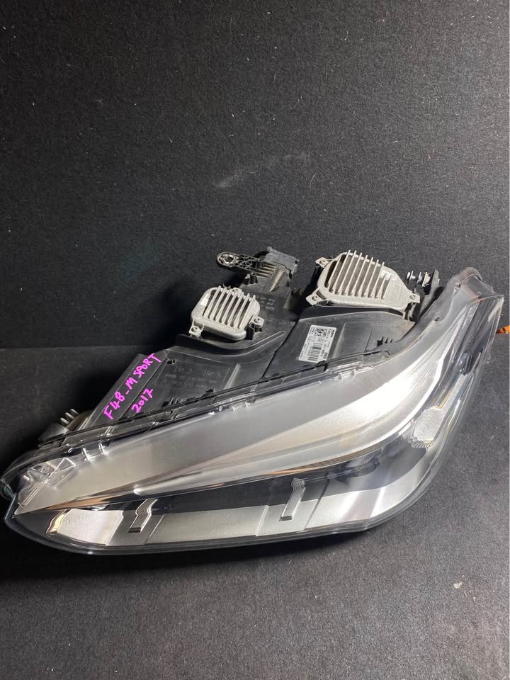 Left Headlight photo 7