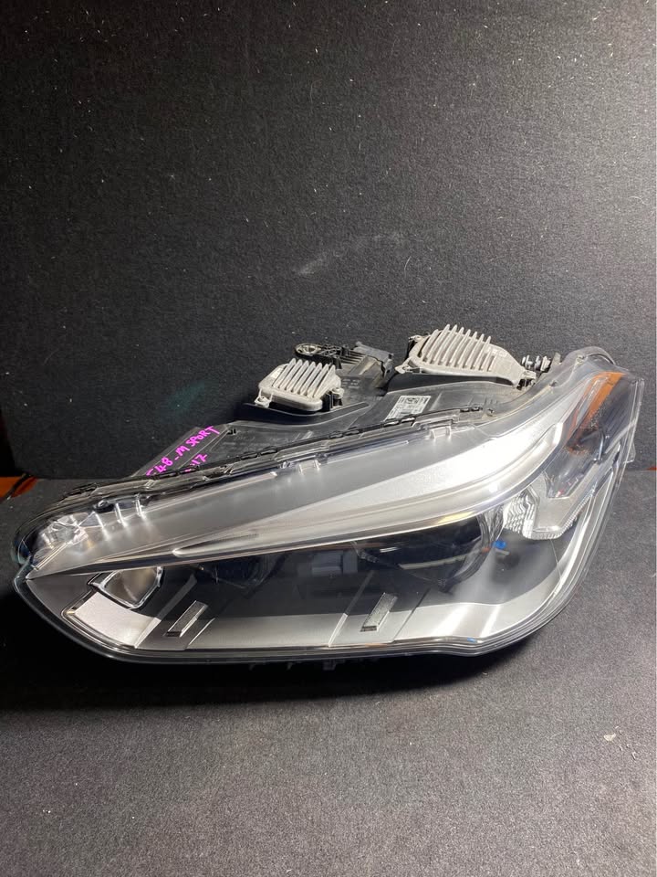 Left Headlight photo 2