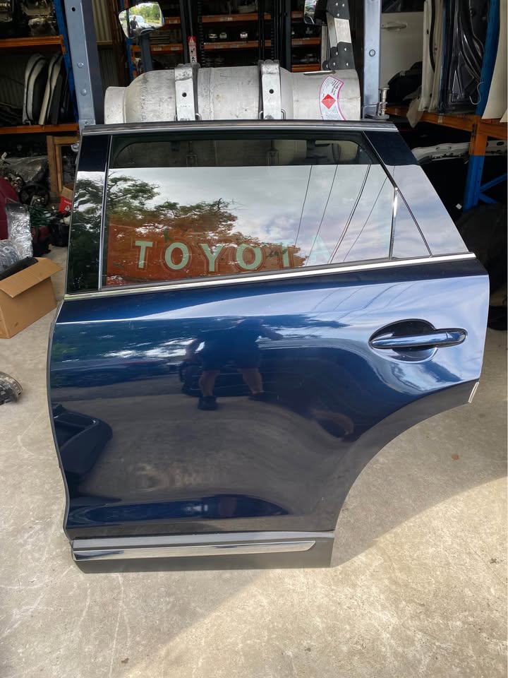 LEFT REAR DOOR