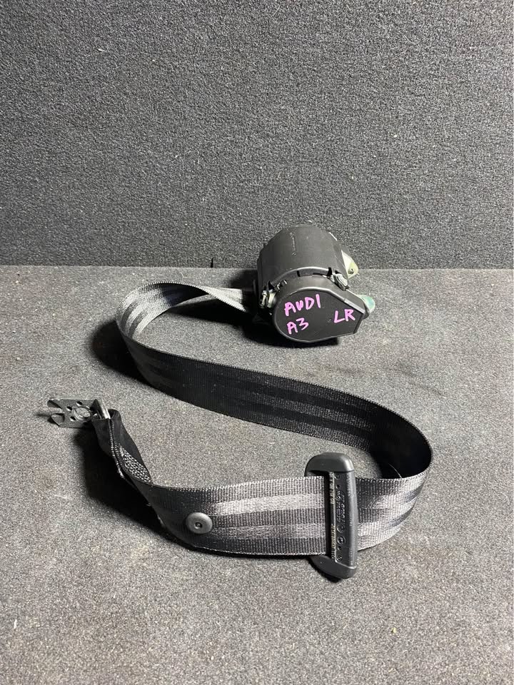 LR SEATBELT