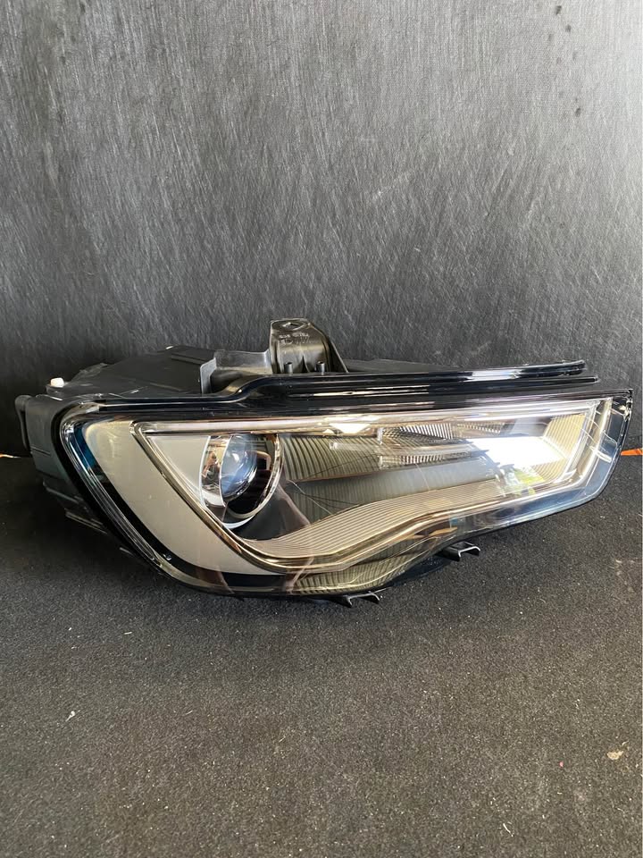 Right Headlight