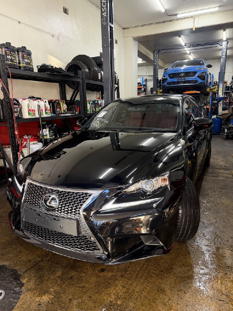 XE30 2016 Lexus IS200T photo 2