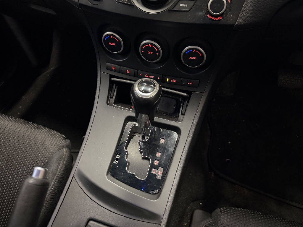 BL 2012 Mazda 3 photo 9