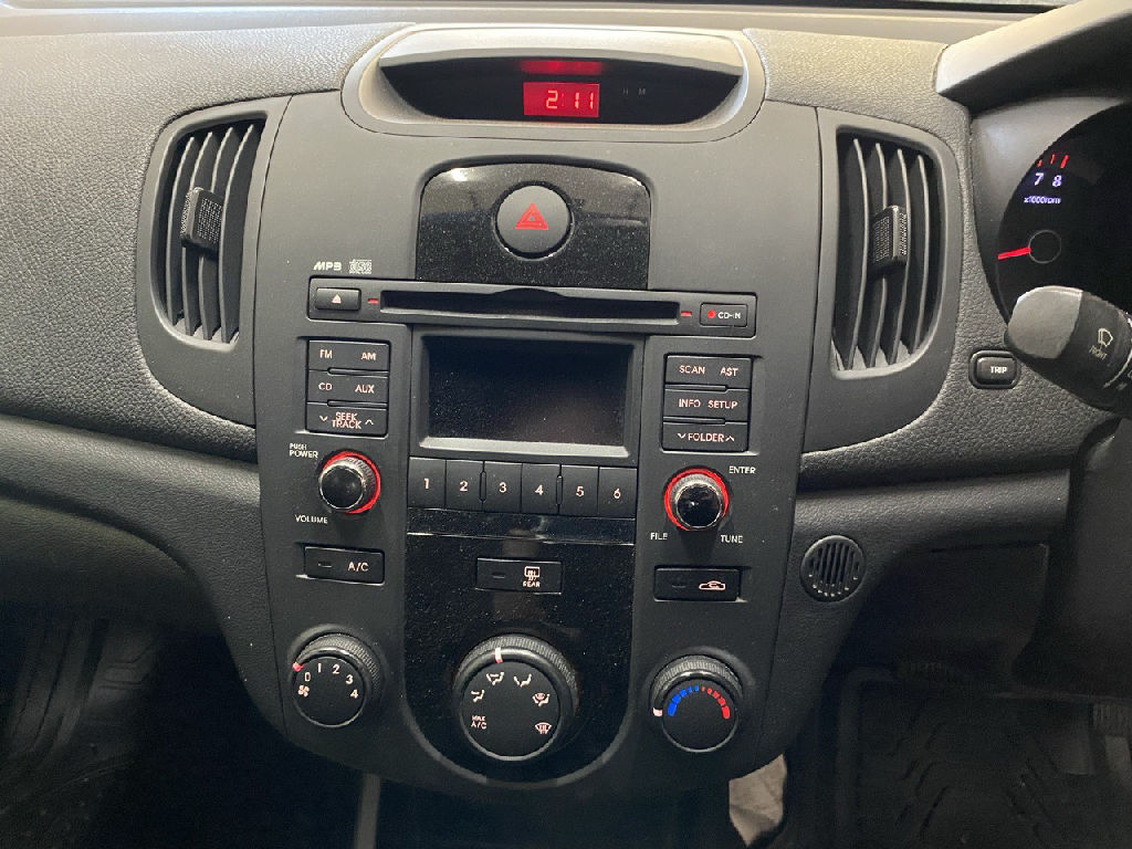2010 Kia Cerato photo 9