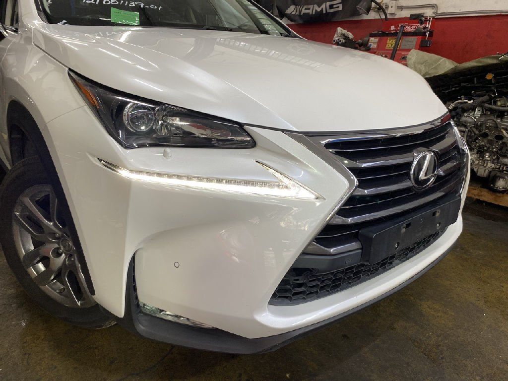 2017 Lexus NX200T photo 3