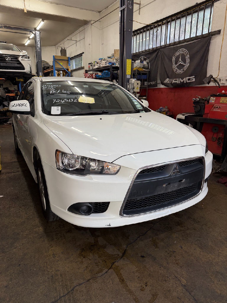CJ 2014 Mitsubishi Lancer
