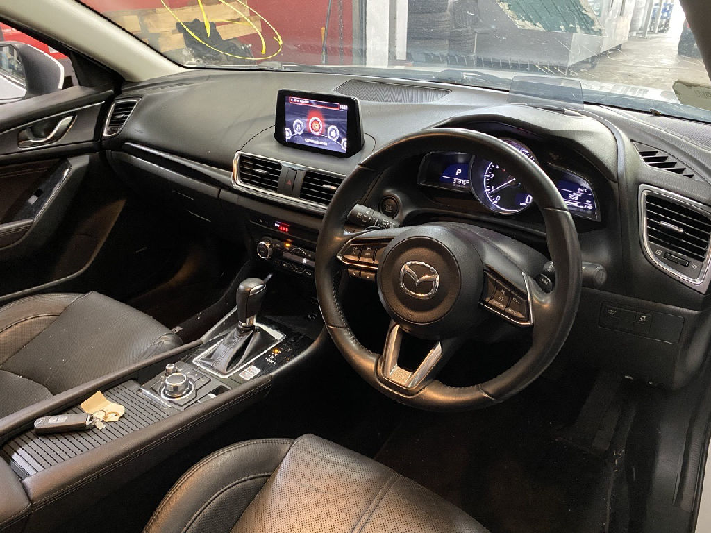 BN SP25 2018 Mazda 3 photo 8