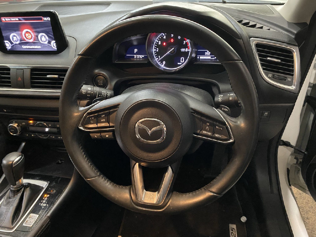BN SP25 2018 Mazda 3 photo 9