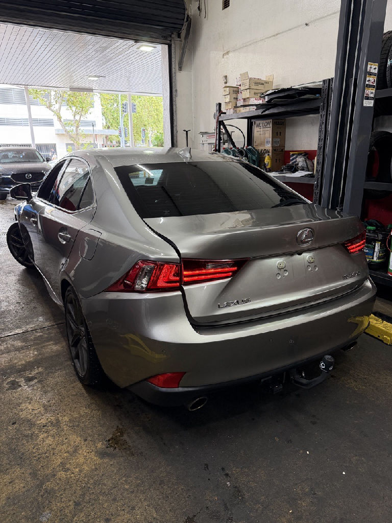 F SPORT 2014 Lexus IS350 photo 3