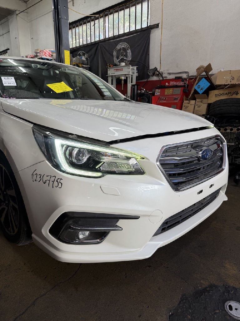 6TH GEN 2018 Subaru Liberty photo 3