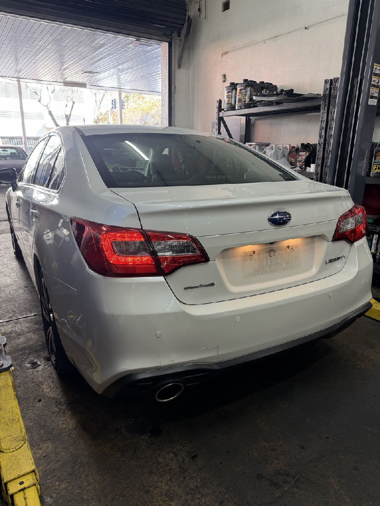 6TH GEN 2018 Subaru Liberty photo 5