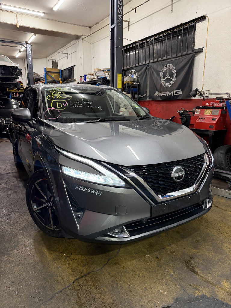 J12 2023 Nissan Qashqai