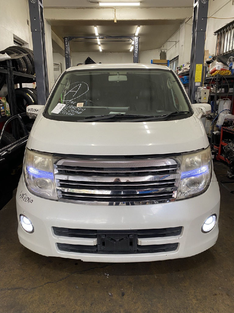 E51 2010 Nissan Elgrand photo 2