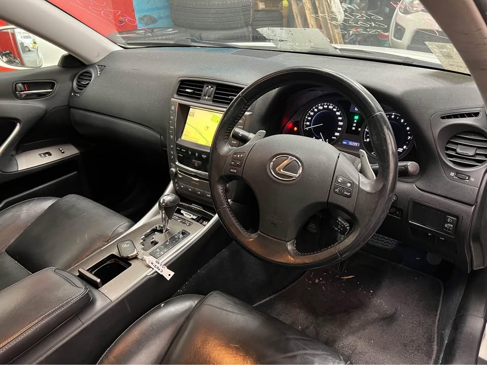 2010 LEXUS IS250 photo 7