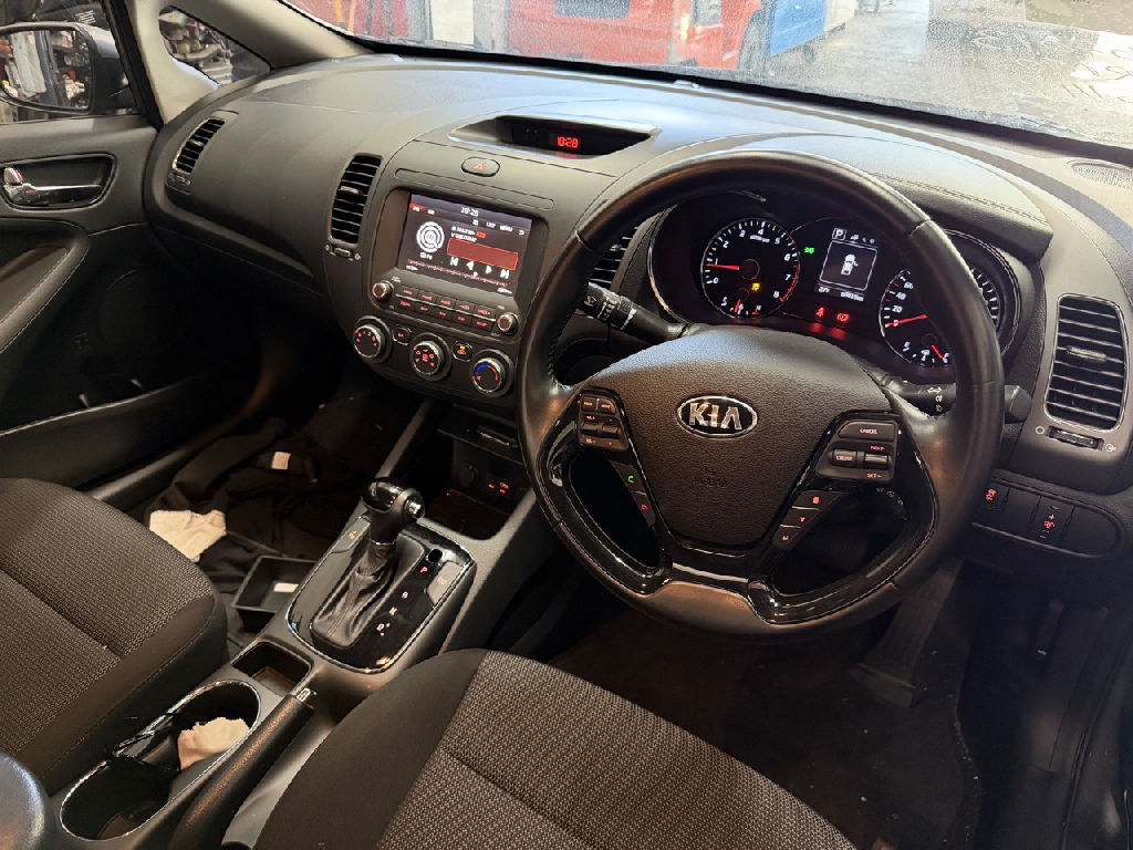 YD 2016 Kia Cerato photo 6