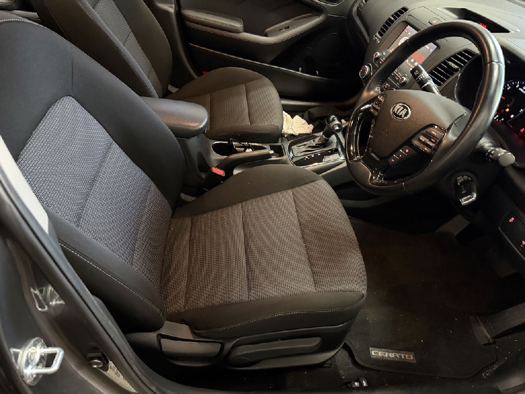 YD 2016 Kia Cerato photo 8
