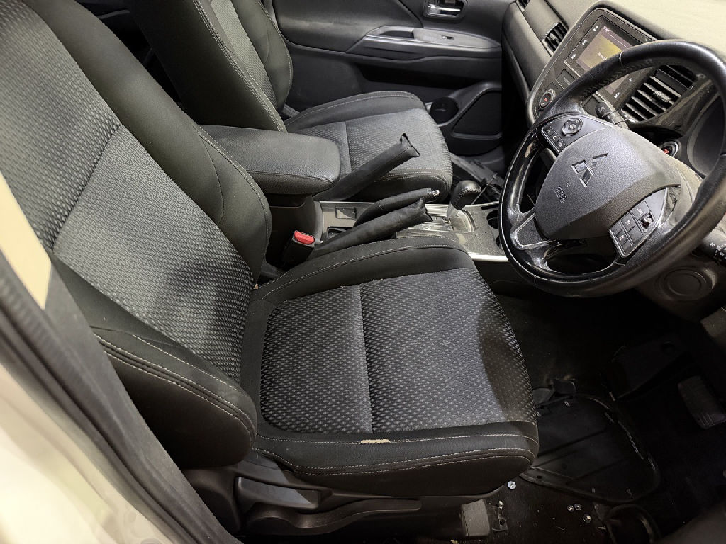 2017 Mitsubishi Outlander photo 7