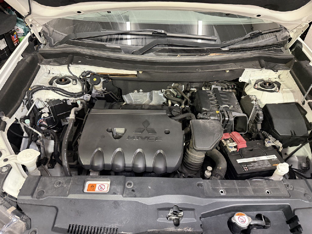 2017 Mitsubishi Outlander photo 10