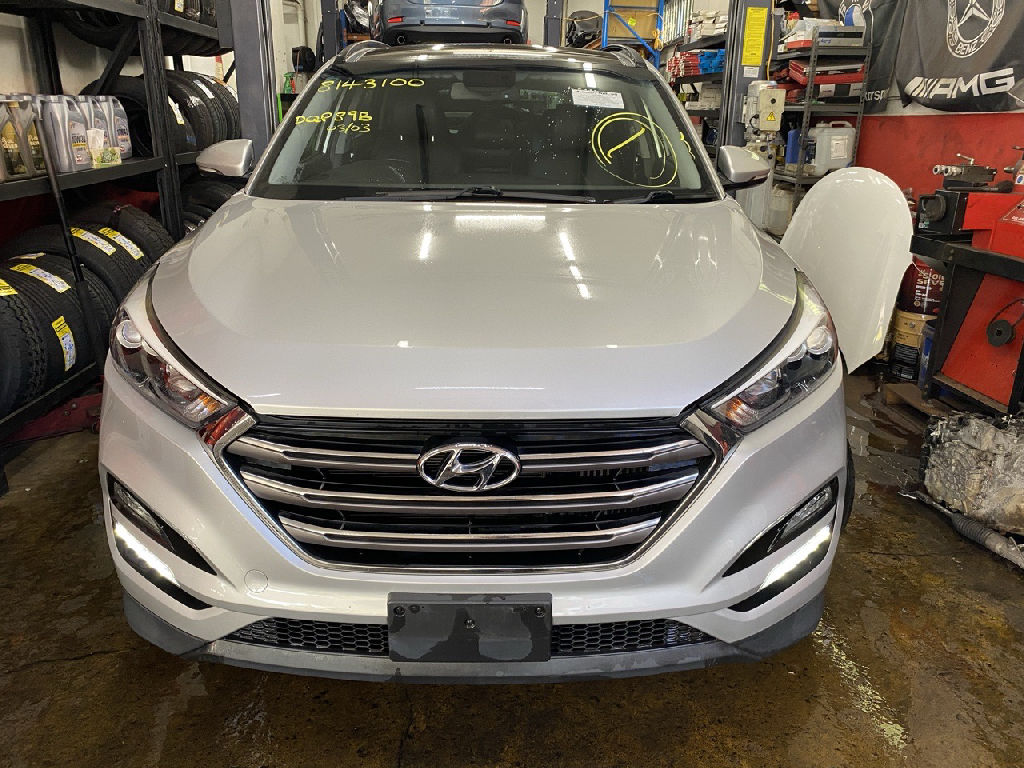 TMAJ 2017 Hyundai Tucson photo 2