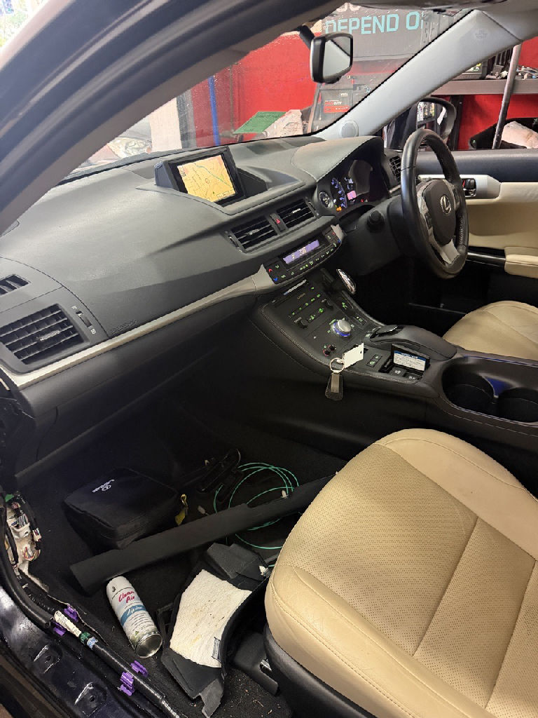 2012 Lexus CT200H photo 10