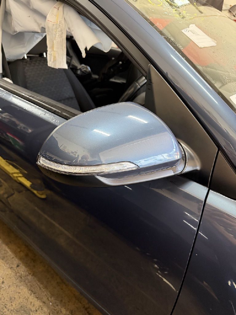 YB 2019 Kia Rio photo 4