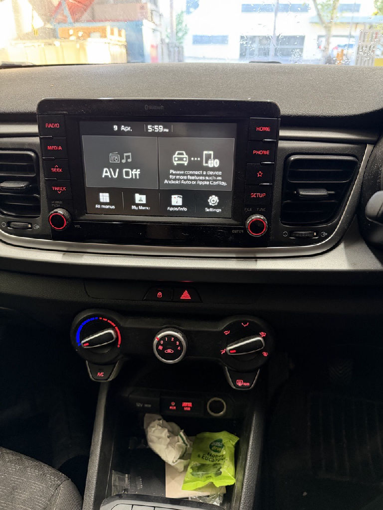 YB 2019 Kia Rio photo 8