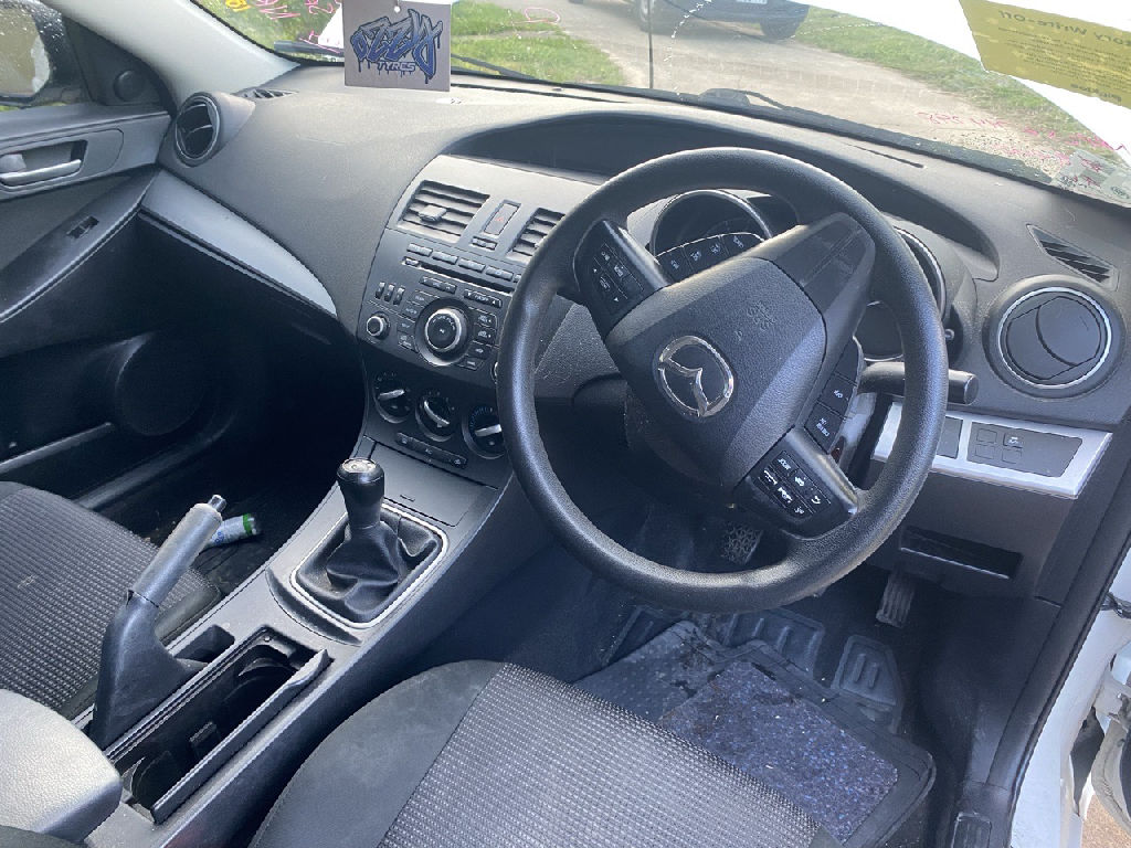 BL 2013 Mazda 3 photo 4