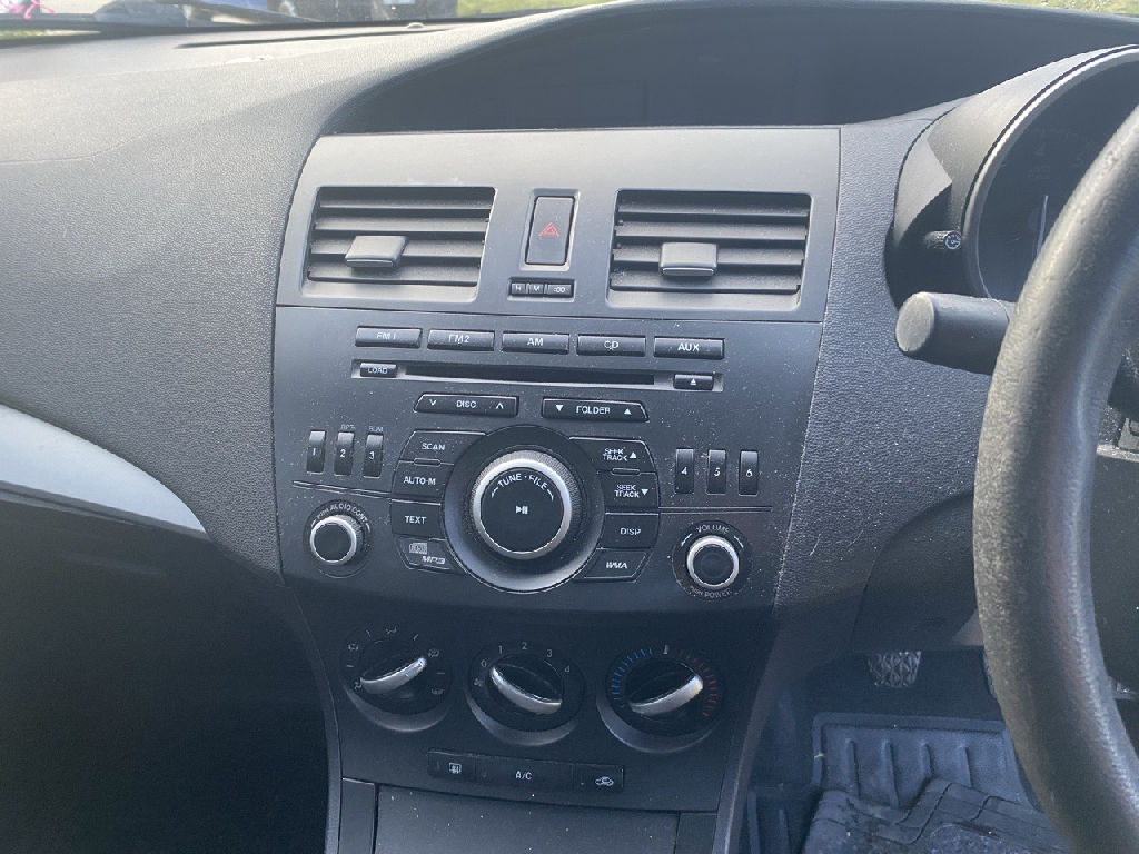 BL 2013 Mazda 3 photo 5