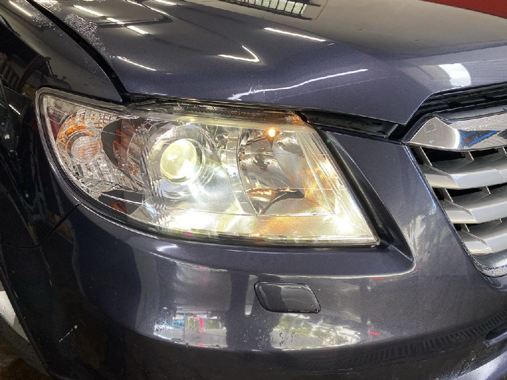 2010 Subaru Tribeca photo 3