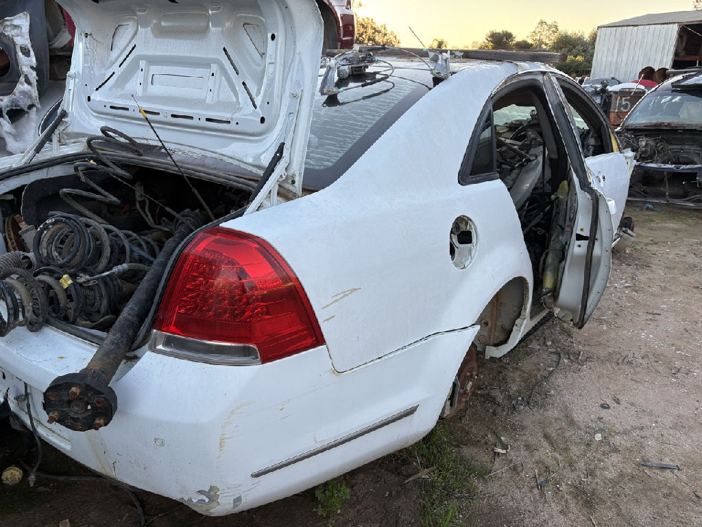 WM 2010 Holden Statesman photo 2