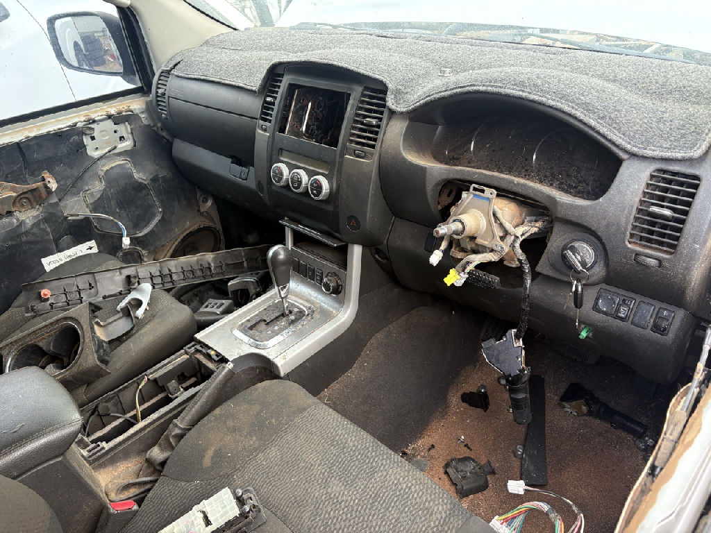 D40 NAVARA V6 DIESEL SPAIN 2012 Nissan Navara photo 4