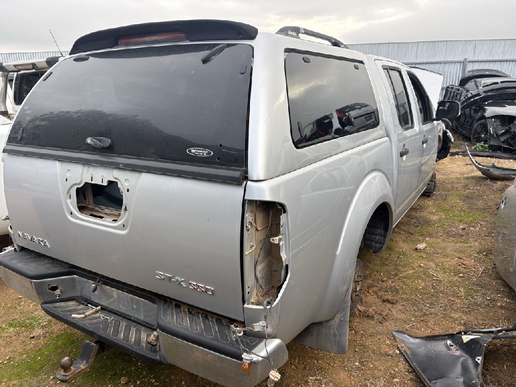 D40 NAVARA V6 DIESEL SPAIN 2012 Nissan Navara photo 5